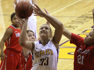 No-show Lobos: Cru men, women roll in sweep